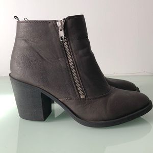 💕SOLD💕Brown Booties